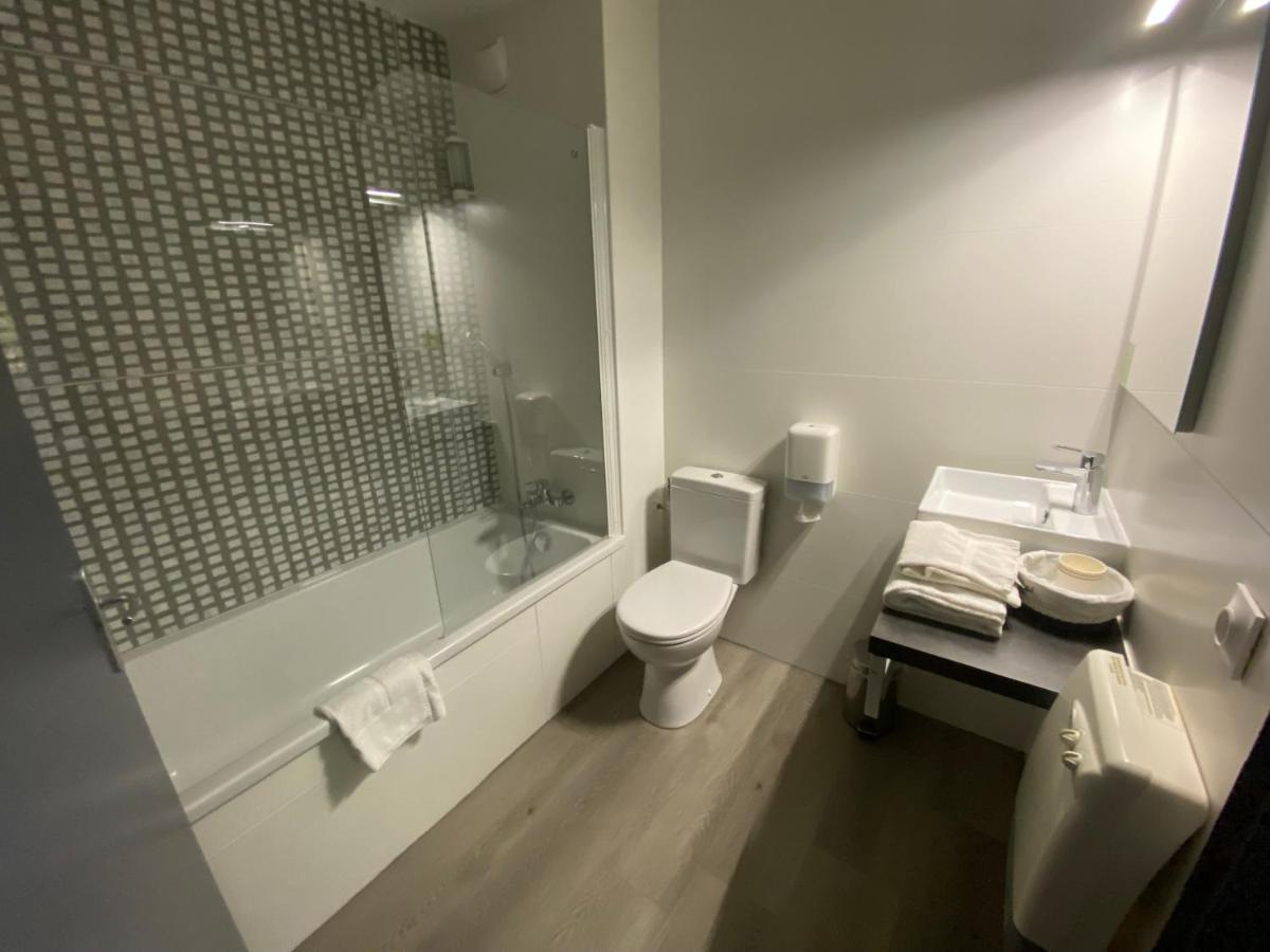 La Roseliere Otel Saint Quentin-Fallavier Dış mekan fotoğraf